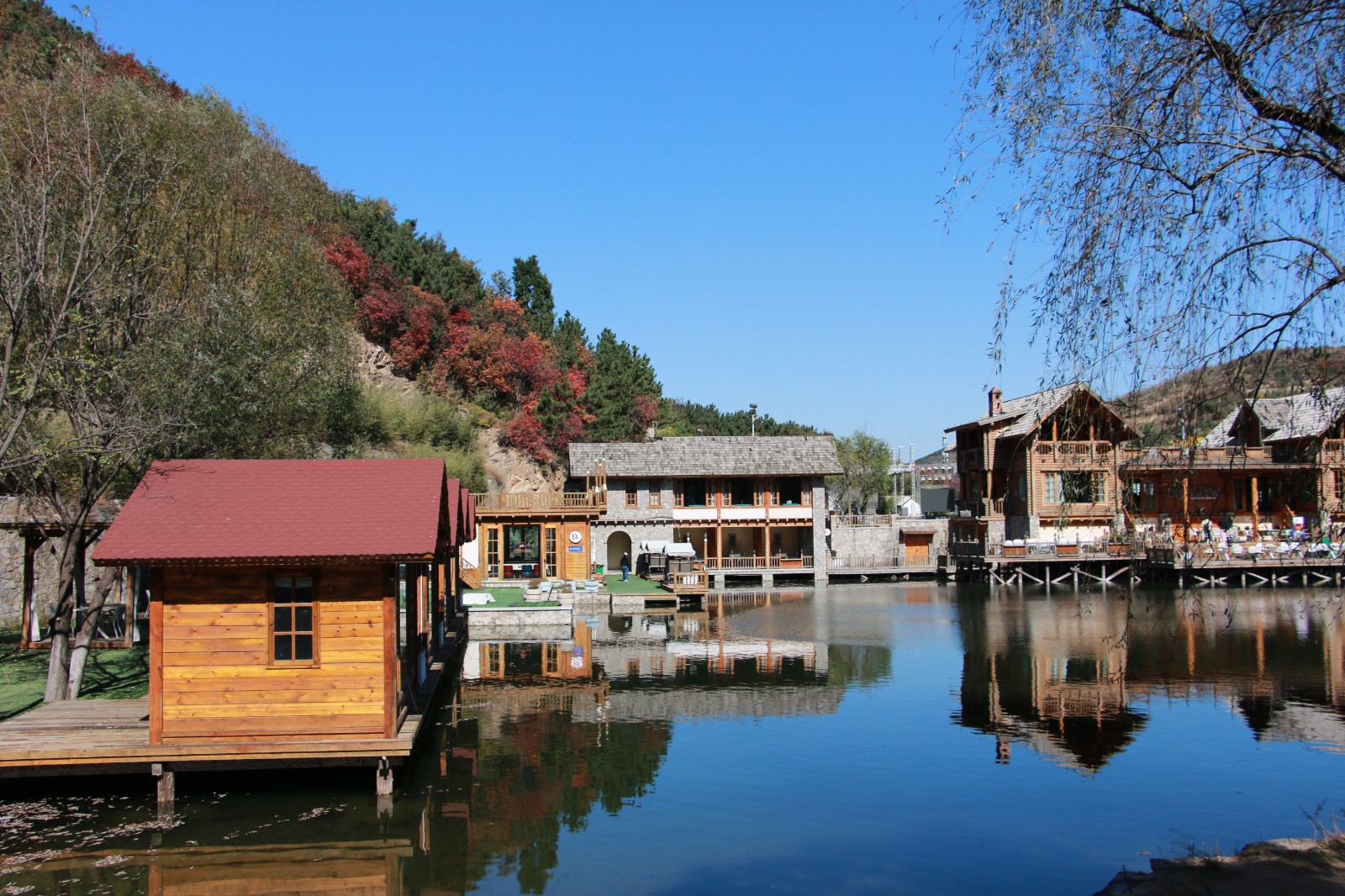 济南九如山湖.jpg