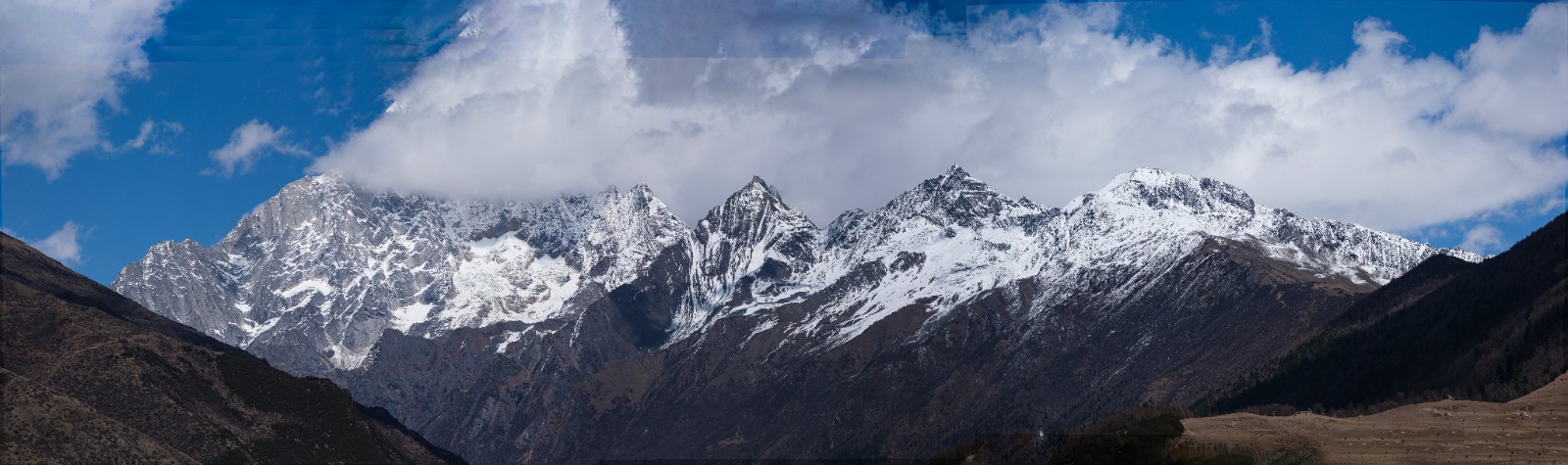 《川西雪山》.jpg